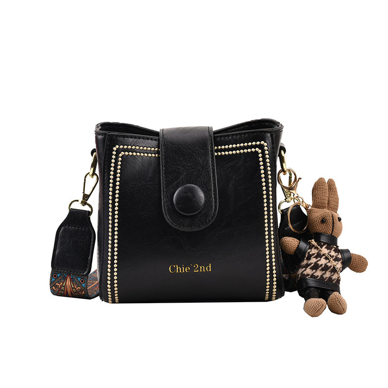 Umhängetasche für Damen ⎜ Modische Schultertasche im Retro-Look mit strukturierter Oberfläche für Alltag und Ausgehen