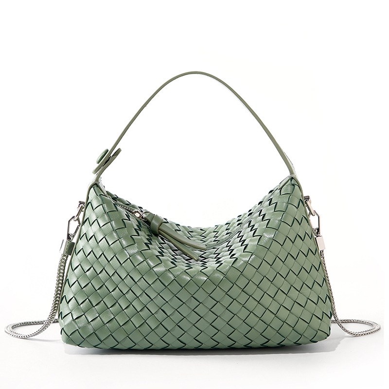 Schultertasche für Damen ⎜ Stilvolle Halbmondtasche aus Echtleder mit geflochtener Oberfläche und Metallkette
