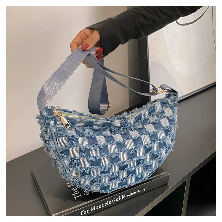 Umhängetasche für Damen ⎜ Denim-Tasche im Schachbrettmuster mit verstellbarem Schulterriemen