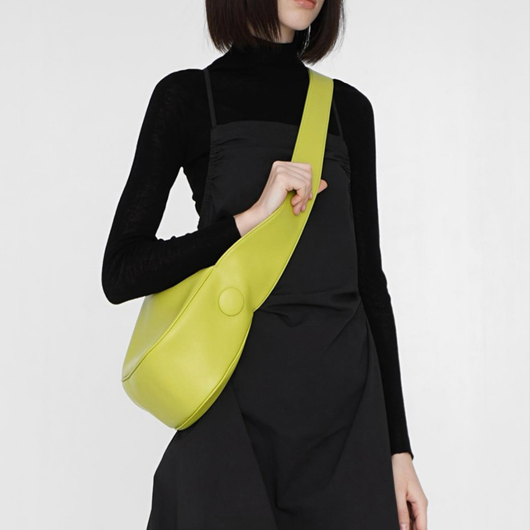 Crossbody Tasche für Damen ⎜ Moderne Umhängetasche mit breitem Gurt und viel Platz für Alltag und Büro