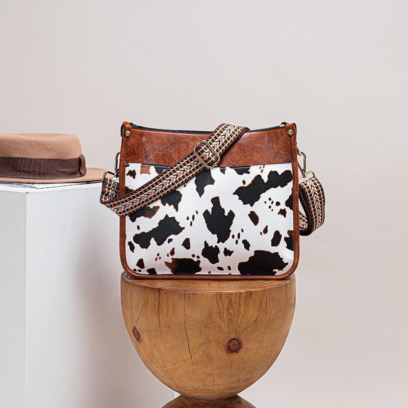 Shopper Tasche für Damen mit Kuhmuster ⎜ Geräumige Umhängetasche mit breitem Gurt für Freizeit und City-Looks