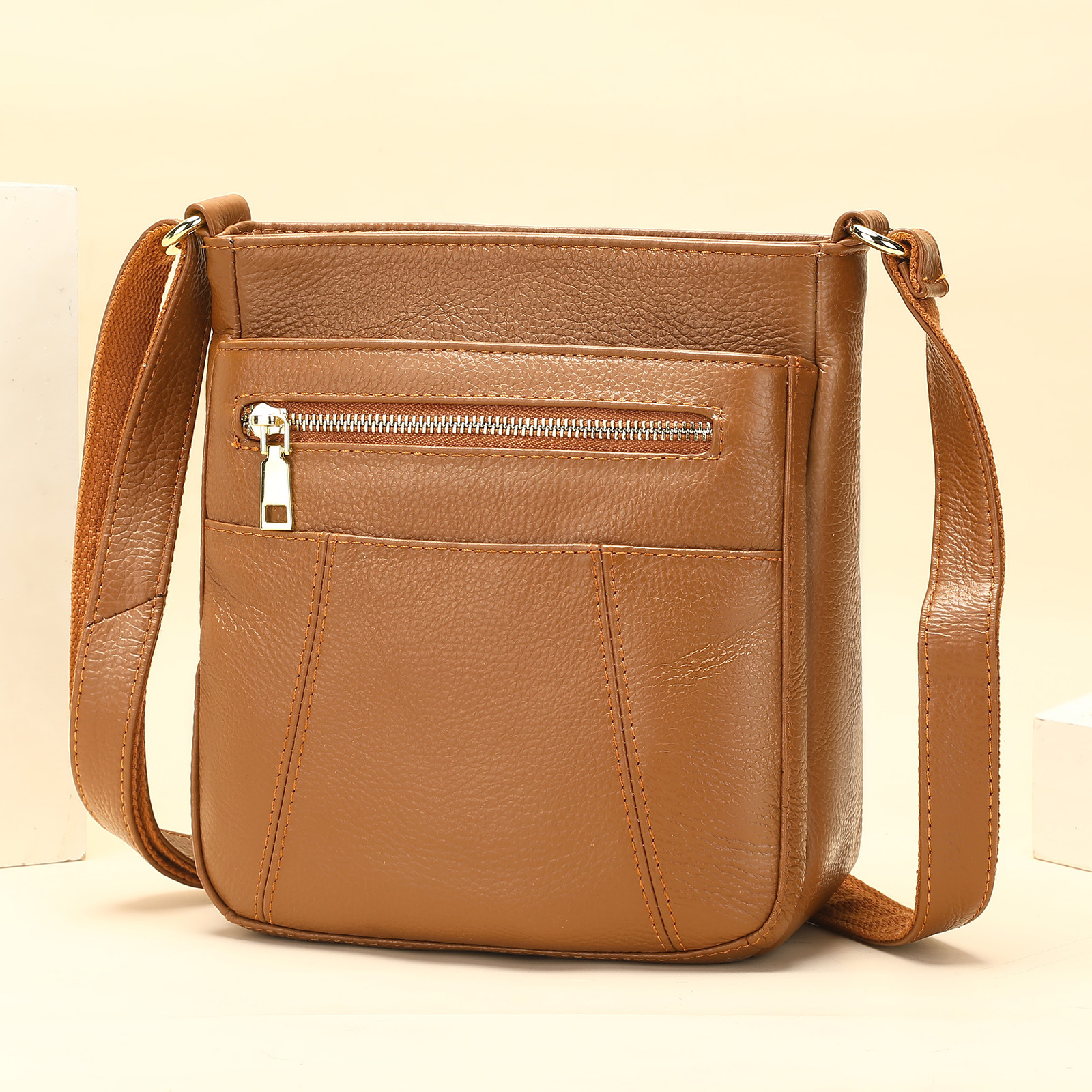 Umhängetasche aus Echtleder für Damen ⎜ Kompakte Schultertasche mit Reißverschlussfach für Alltag und Ausflüge