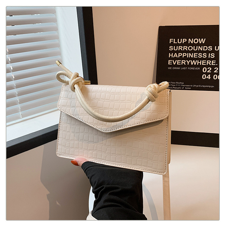 Damen Schultertasche in Lederoptik ⎜ Elegantes Retro-Design mit Tragegriff und verstellbarem Umhängeriemen