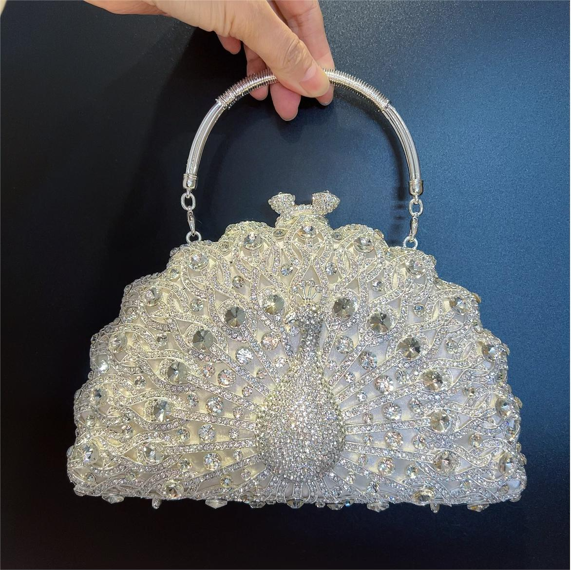 Abendtasche für Damen ⎜ Luxuriöse Pfau-Design Clutch mit funkelnden Kristallen und elegantem Griff