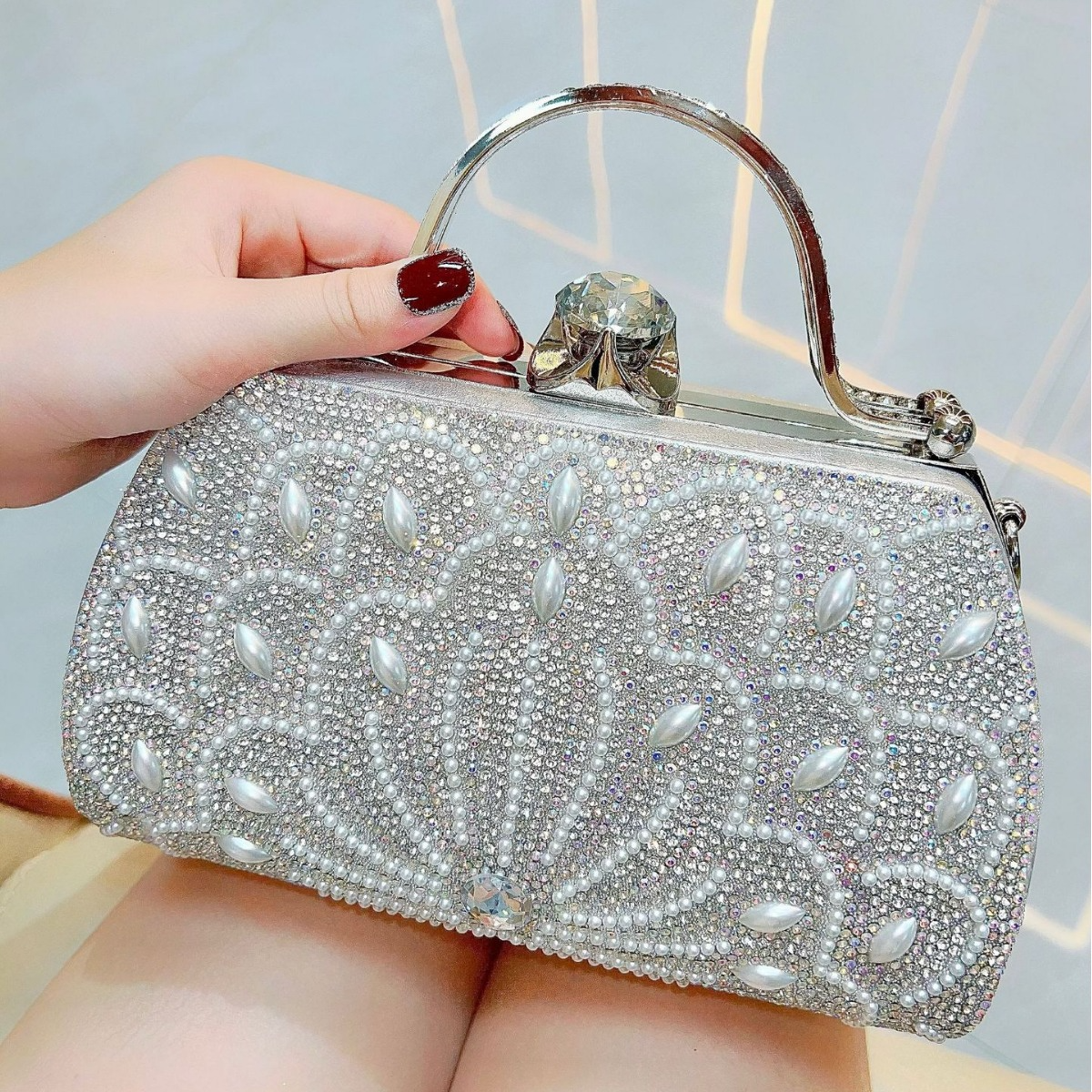 Damen Clutch Tasche ⎜ Elegante Handtasche mit Strass und Perlen für Abend und Events