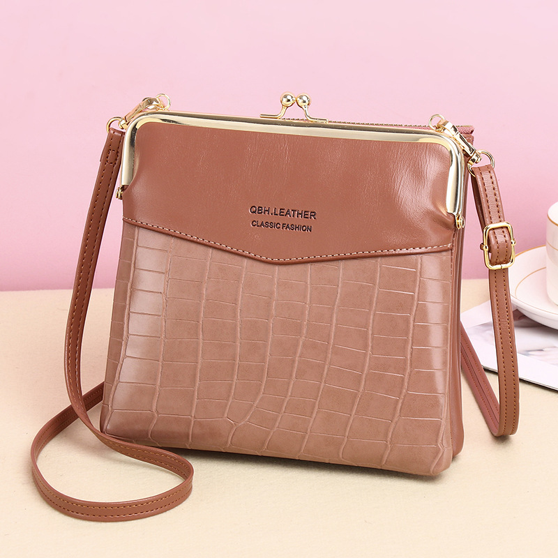 Umhängetasche für Damen im Retro-Stil ⎜ Schultertasche mit Krokoprägung und Metallverschluss für Alltag und Ausgehen