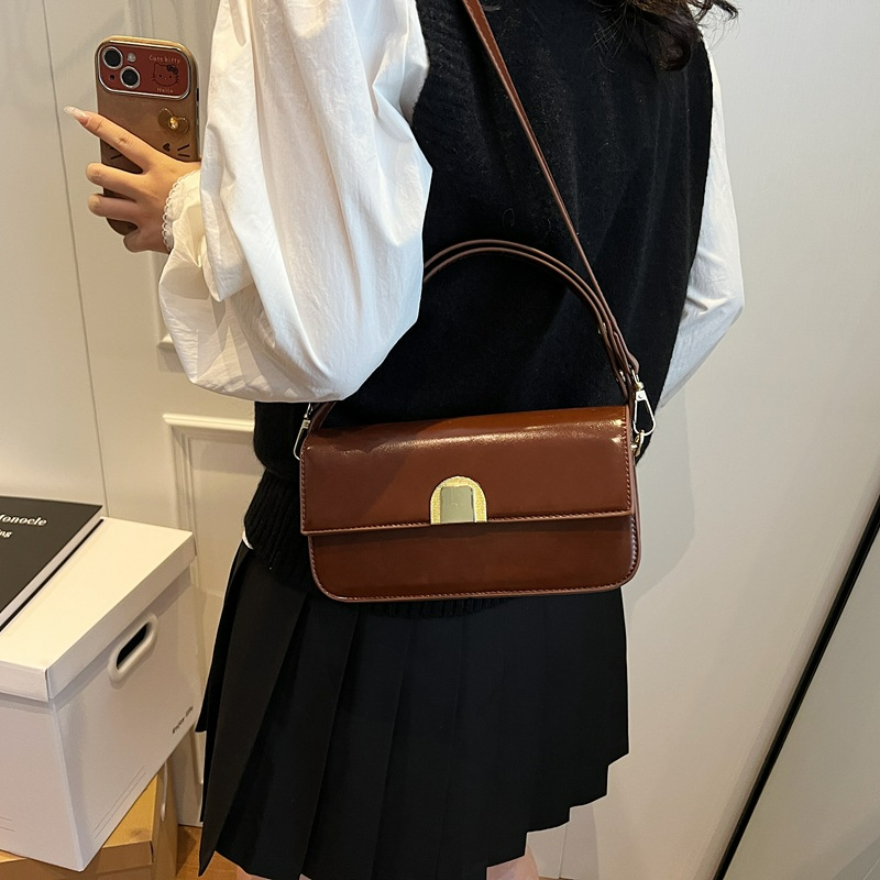 Schultertasche im Retro Design ⎜ Kompakte Umhängetasche für Damen mit Verstellbarem Riemen und Schnalle