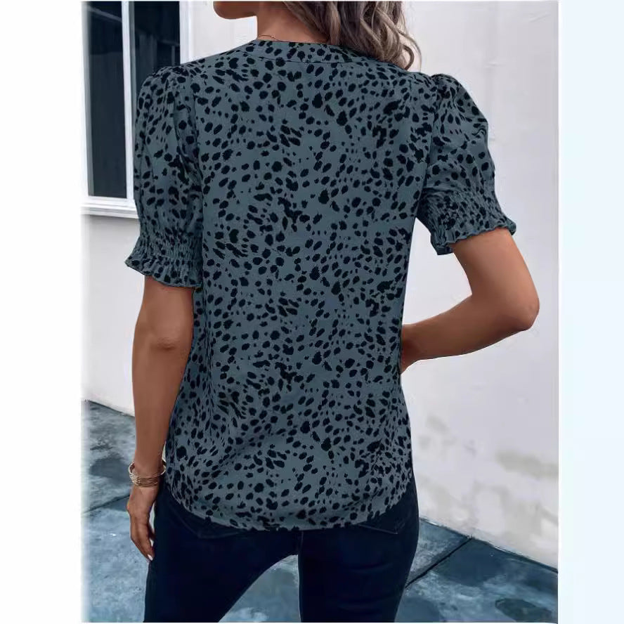 Lily – Bluse mit V-Ausschnitt und gekerbtem Kragen