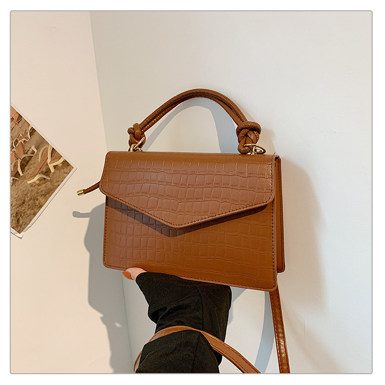 Damen Schultertasche in Lederoptik ⎜ Elegantes Retro-Design mit Tragegriff und verstellbarem Umhängeriemen