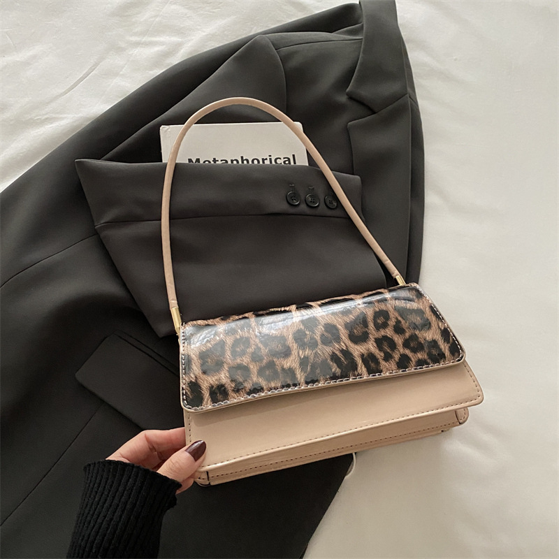 Damen Schultertasche ⎜ Elegante Umhängetasche mit Leopardenmuster und geräumigem Hauptfach