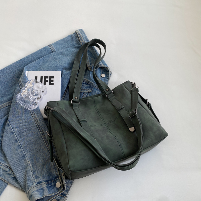 Damen Tragetasche in Lederoptik ⎜ Lässige Handtasche mit viel Stauraum für Alltag und Büro