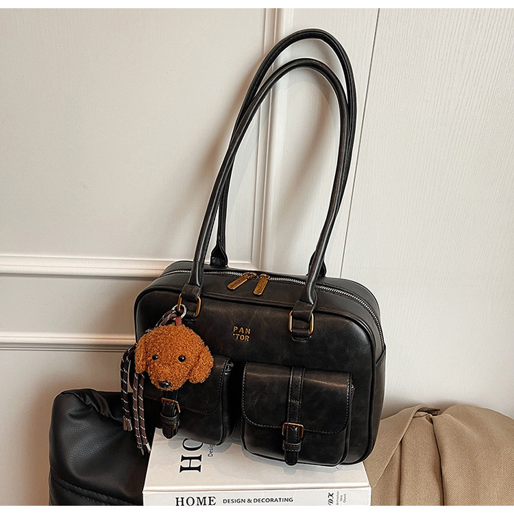 Damen Umhängetasche aus Kunstleder ⎜ Stilvolle Schultertasche mit Fronttaschen und verstellbarem Riemen