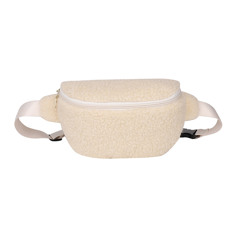 Umhängetasche für Damen ⎜ Kuschelige Lammwoll-Tasche im lässigen Design mit verstellbarem Gurt