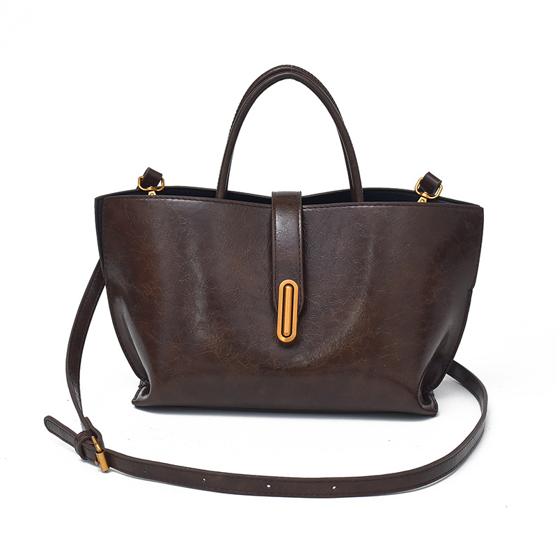 Damen Handtasche aus Kunstleder ⎜ Schlichtes Design mit Schulterriemen und viel Stauraum