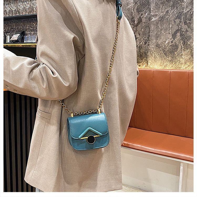 Umhängetasche für Damen ⎜ Elegante Mini-Tasche mit goldenen Details für Alltag und Ausgehen
