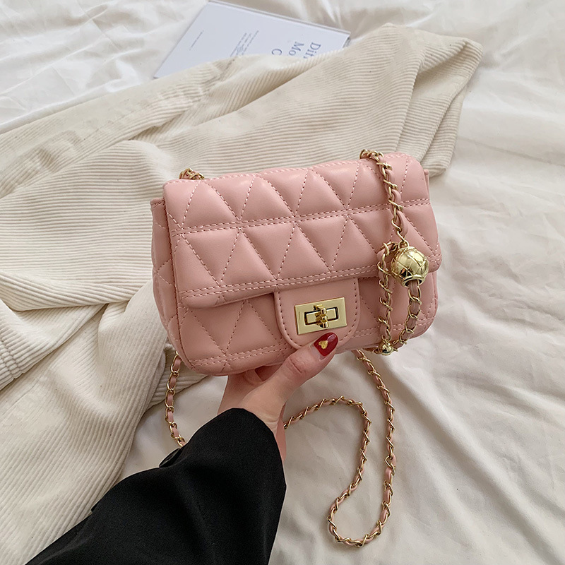 Umhängetasche für Damen ⎜ Elegante Handtasche mit Kettenriemen und gestepptem Diamantmuster für jeden Anlass
