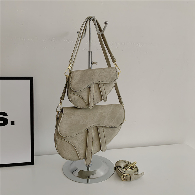 Umhängetasche für Damen ⎜ Modische Satteltasche mit Doppelriemen und stilvollem Vintage-Design für den Alltag