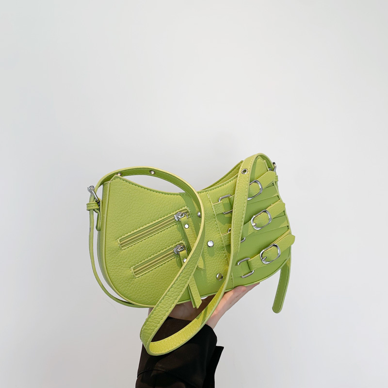 Schultertasche für Damen ⎜ Retro Halbmondtasche mit Schnallendetails und Reißverschlüssen für auffällige Street-Styles