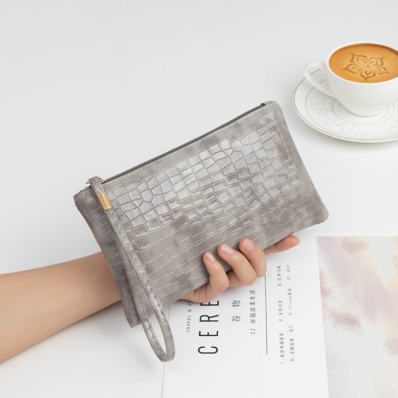 Damen Clutch Tasche mit Krokoprägung ⎜ Elegante Handtasche im Retro-Stil mit Reißverschluss und Handschlaufe