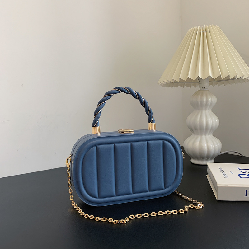 Damen Umhängetasche mit Kette ⎜ Stylische Box-Bag mit Tragegriff für elegante Auftritte und Alltag