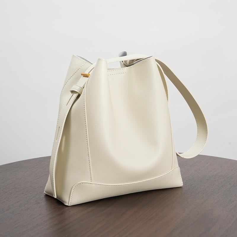Damen Schultertasche Aus Leder ⎜ Geräumige Bucket Bag Mit Verstellbarem Trageriemen