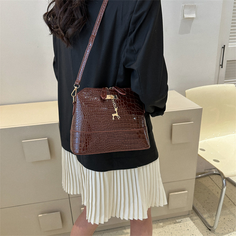 Crossbody Tasche für Damen ⎜ Geräumige Handtasche im Krokodilleder-Look mit goldenen Akzenten