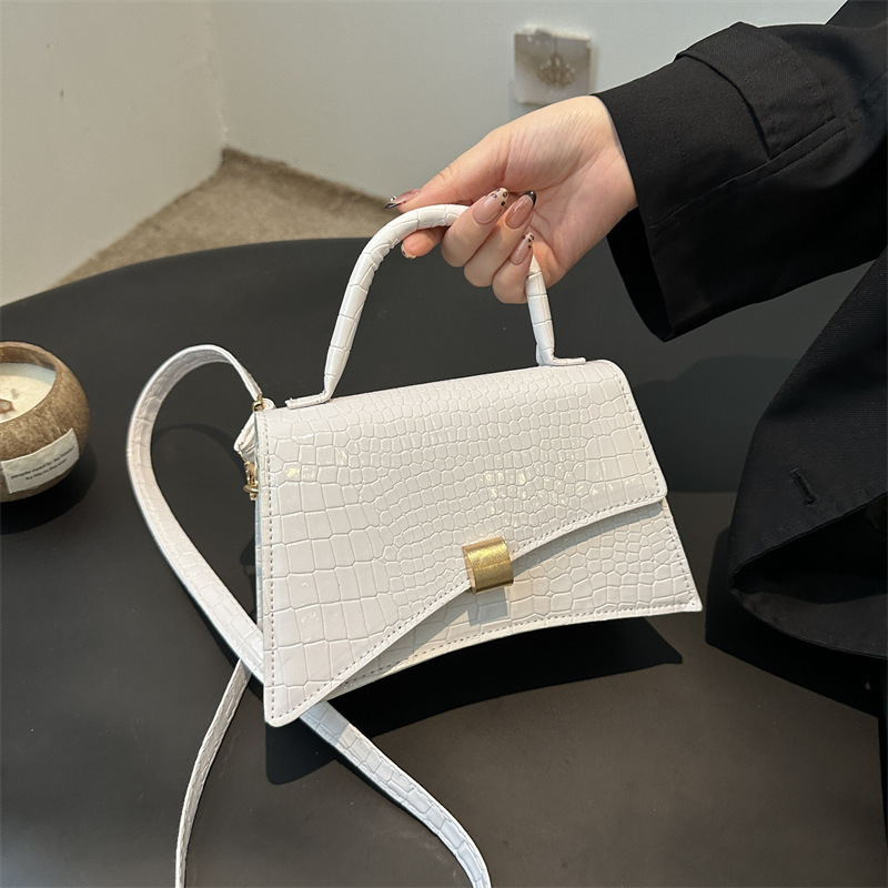 Stylische Handtasche für Damen ⎜ Elegantes Croco-Design mit praktischer Schulterkette und zeitlosem Look