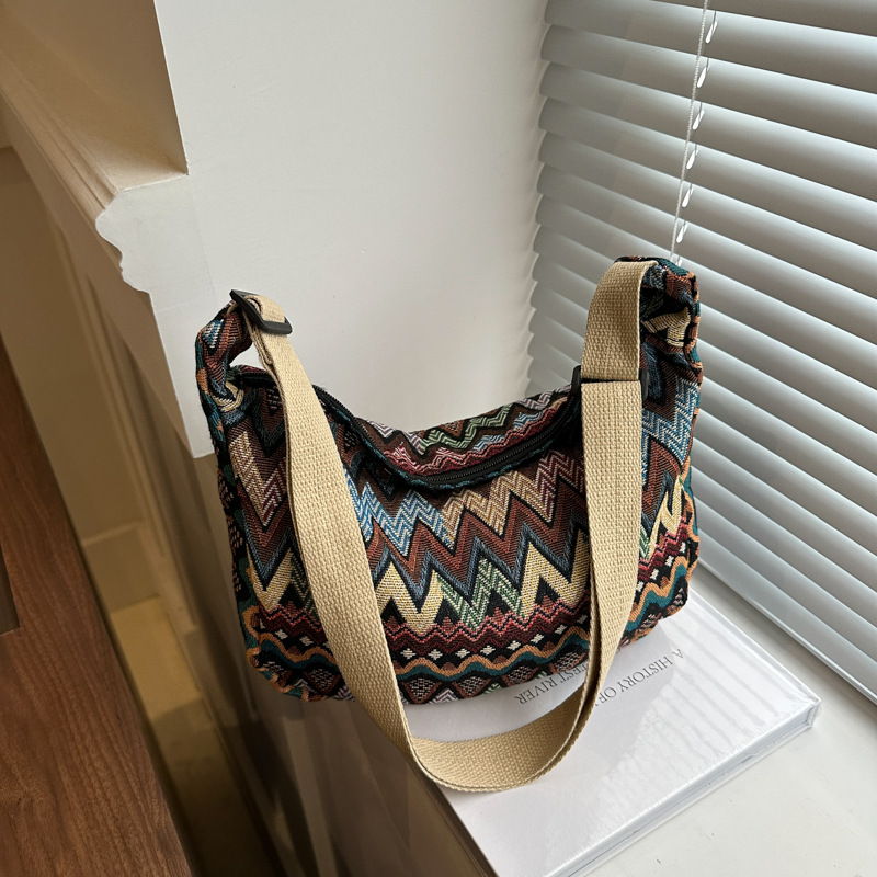 Damen Schultertasche ⎜ Geräumige Umhängetasche mit Ethno-Muster und Breitem Tragegurt