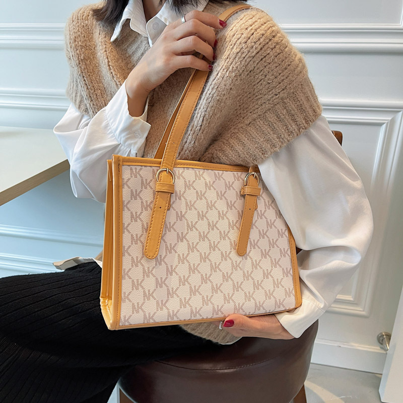 Damen Handtasche ⎜ Geräumige Schultertasche mit Print für Uni und Alltag