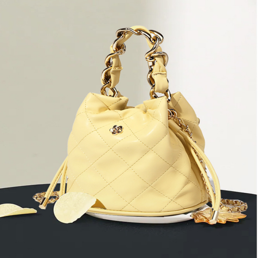 Beuteltasche für Damen ⎜ Gestepptes Design mit Kettenriemen für stilvolle Looks im Alltag und unterwegs