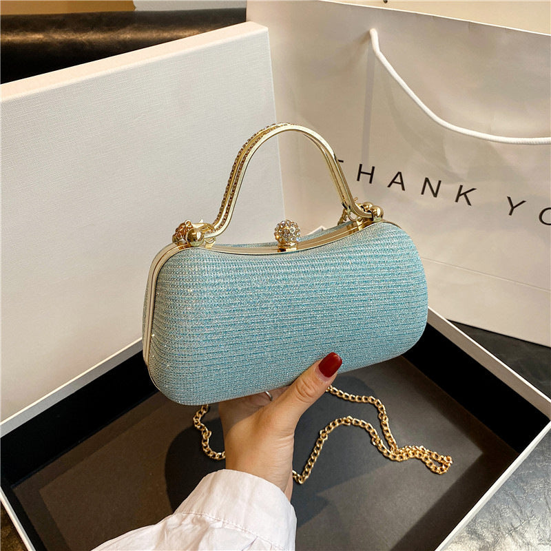 Clutch für Damen ⎜ Luxuriöse Abendtasche mit Strasshenkel und Kettenriemen für festliche Anlässe