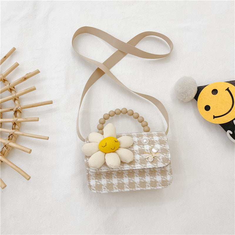 Kleine Umhängetasche für Damen ⎜ Karomuster Handtasche mit Perlengriff und Verspieltem Design