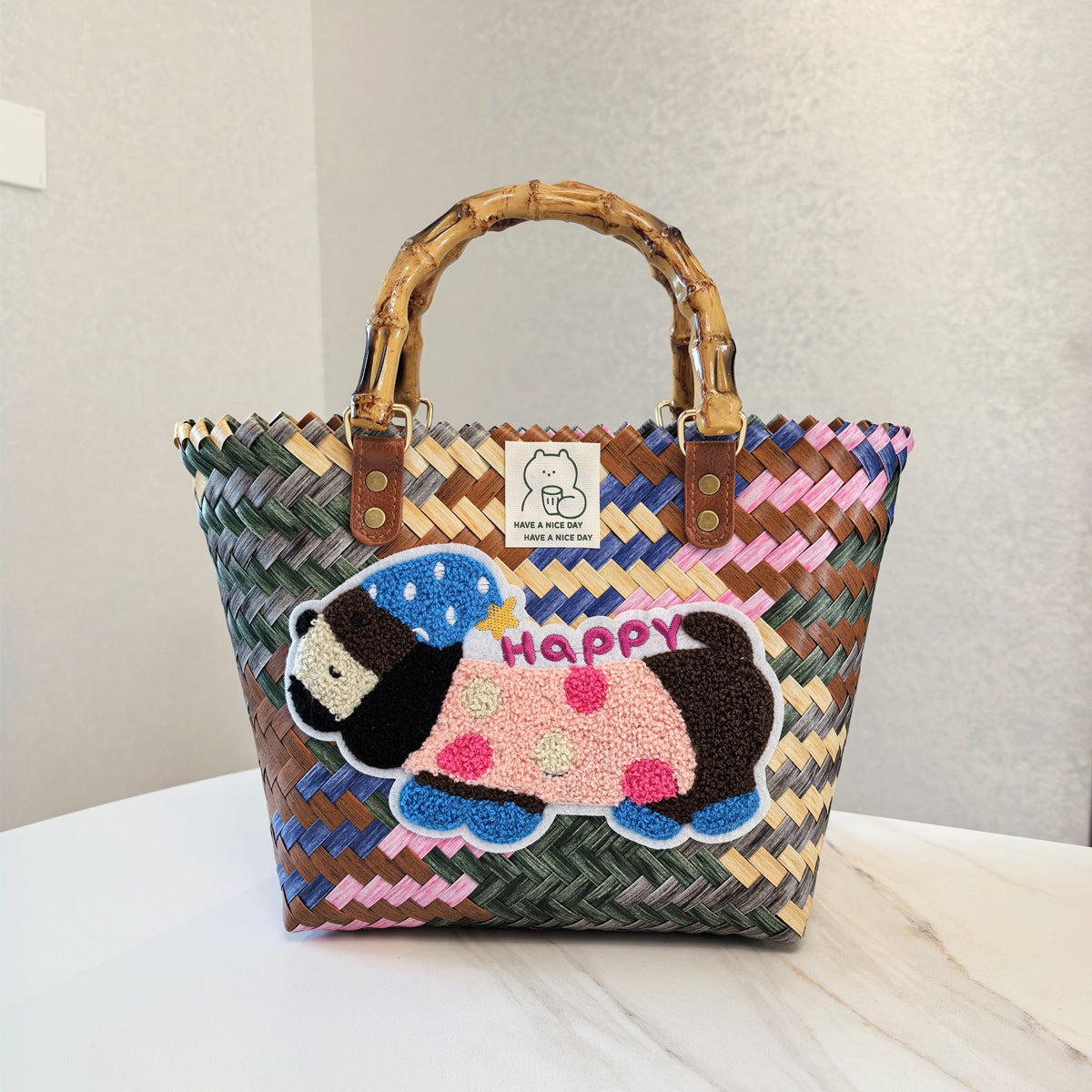 Strandtasche für Damen ⎜ Bunte Korbtasche im Vintage-Stil mit Hundemotiv und stabilen Henkeln