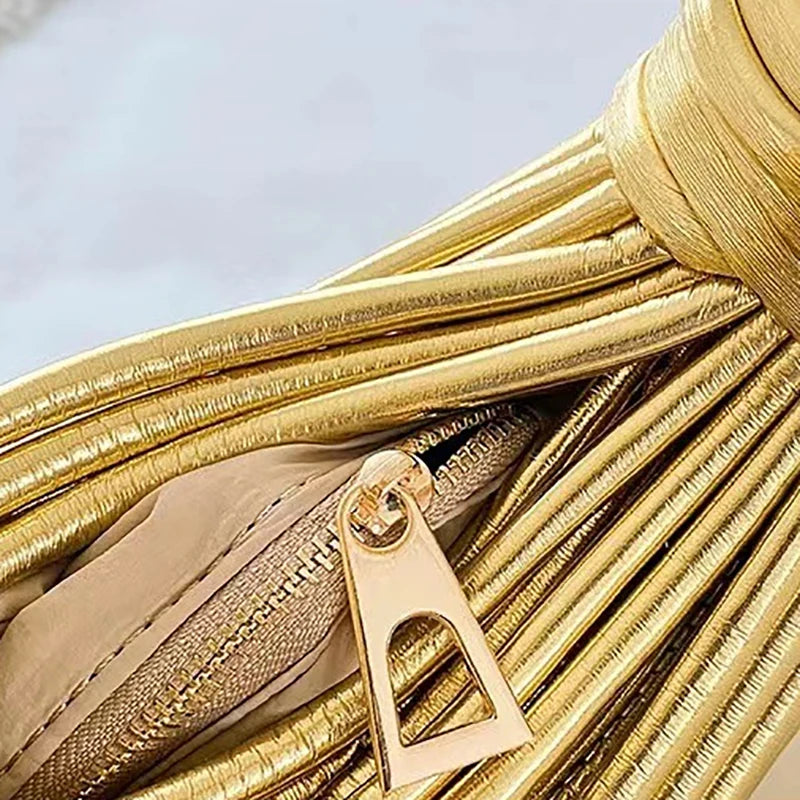 Designertasche für Damen ⎜ Glänzende Schultertasche für stylische Auftritte und besondere Anlässe