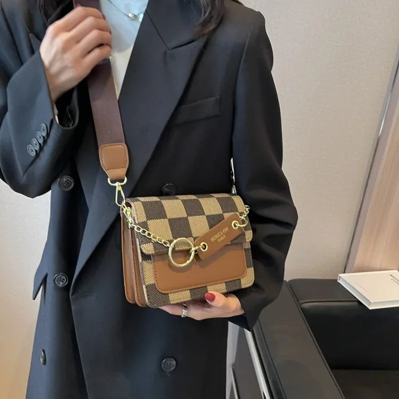 Umhängetasche für Damen ⎜ Stylische Outdoor-Tasche mit Karomuster und breitem Schultergurt für Alltag und Freizeit