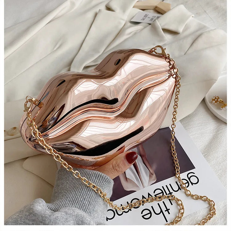Damen Umhängetasche mit Kette ⎜ Glänzende Schultertasche in Lippenform für Partys und besondere Anlässe
