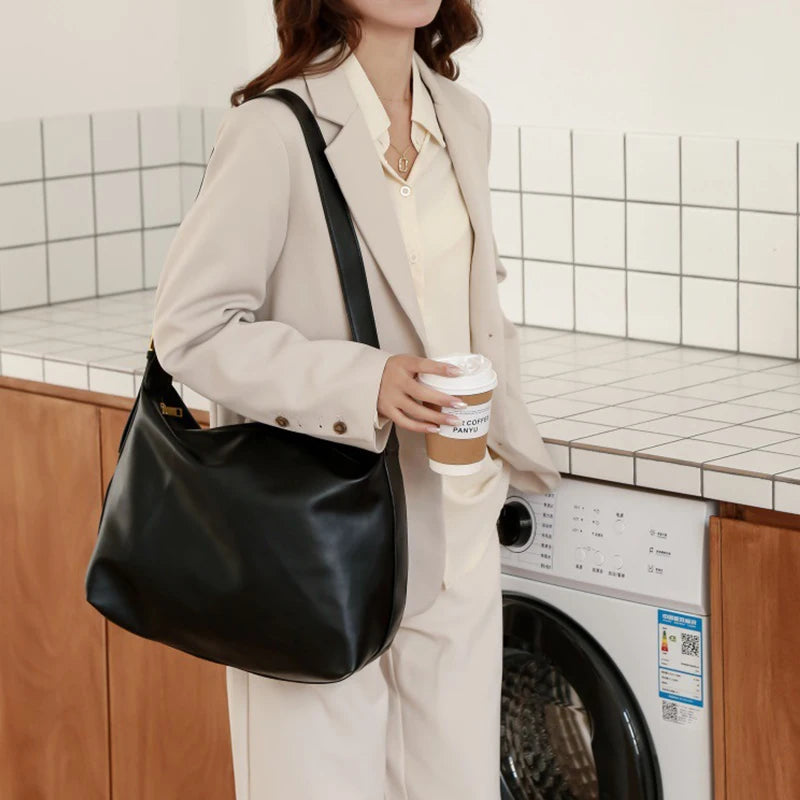 Damen Schultertasche aus Weichem Kunstleder ⎜ Lässige Hobo Bag mit Großem Stauraum und Bequemem Tragekomfort