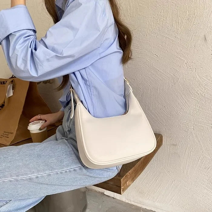 Damen Schultertasche im Retro-Stil ⎜ Schlichte Handtasche mit Viel Stauraum und Breitem Verstellbarem Riemen