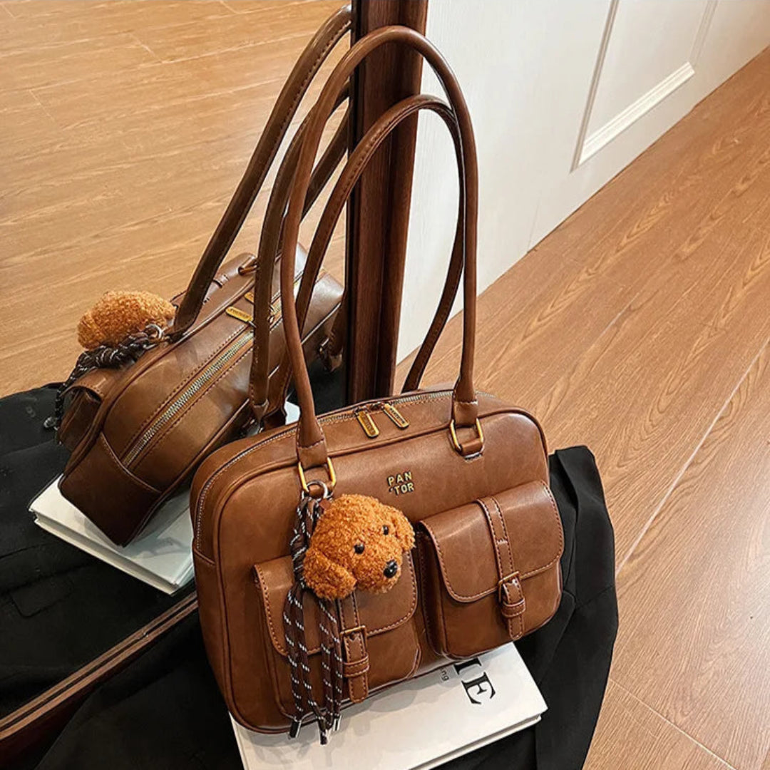 Damen Umhängetasche aus Kunstleder ⎜ Stilvolle Schultertasche mit Fronttaschen und verstellbarem Riemen