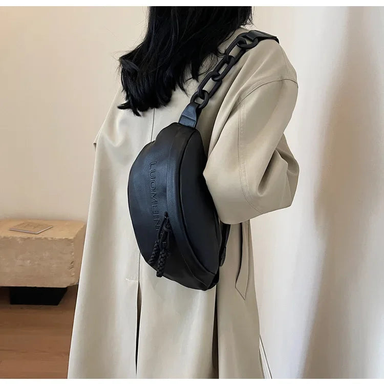 Damen Brusttasche in Weiß ⎜ Lässige Crossbody-Tasche mit Reißverschluss für Alltag und Freizeit