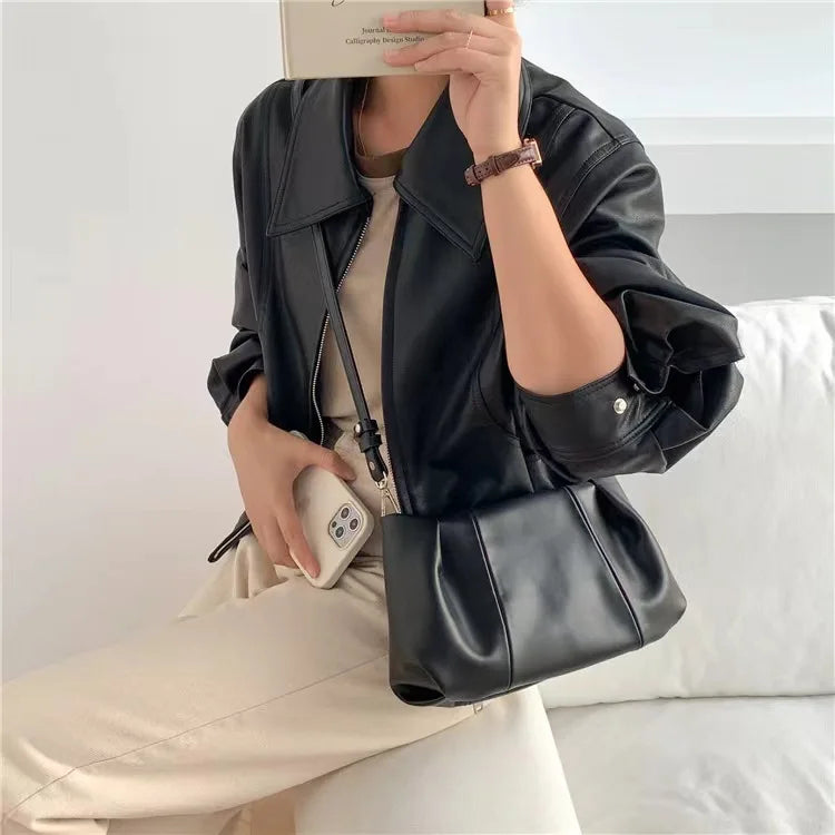 Schultertasche für Damen ⎜ Modische Unterarmtasche mit Reißverschluss und Falten-Design für Alltag und Ausgehen