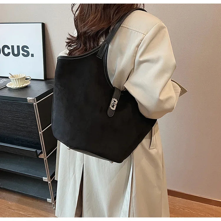 Damen Henkeltasche im Vintage-Stil ⎜ Große Schultertasche aus Wildlederoptik für Alltag und Shopping