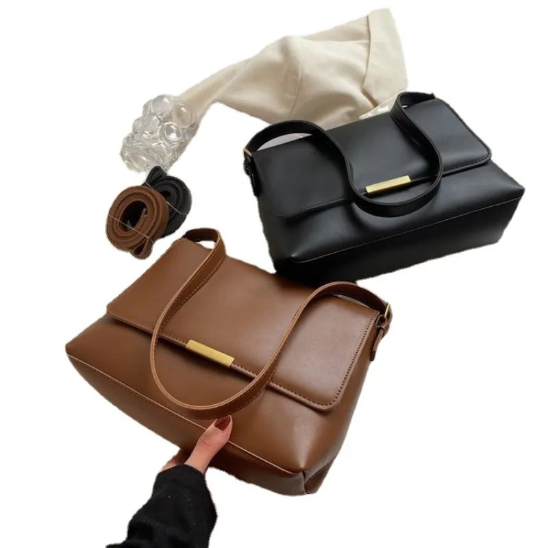 Umhängetasche für Damen ⎜ Elegante Schultertasche in Lederoptik mit Klappverschluss für Büro und Alltag