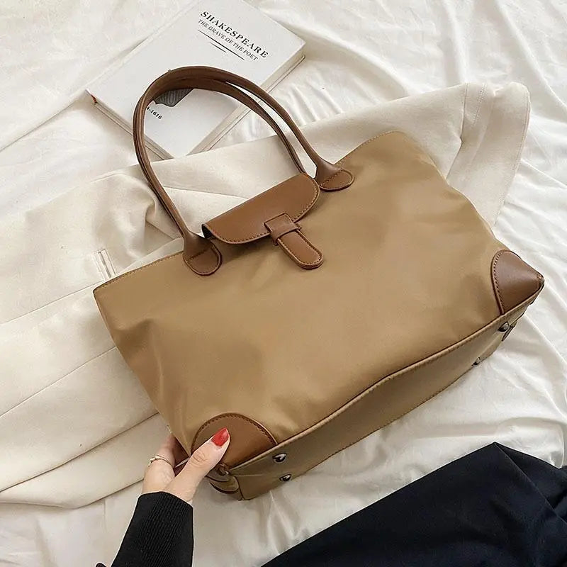Shopper-Tasche für Damen ⎜ Elegante Tragetasche mit Kontrastdetails und großem Stauraum für Arbeit und Alltag