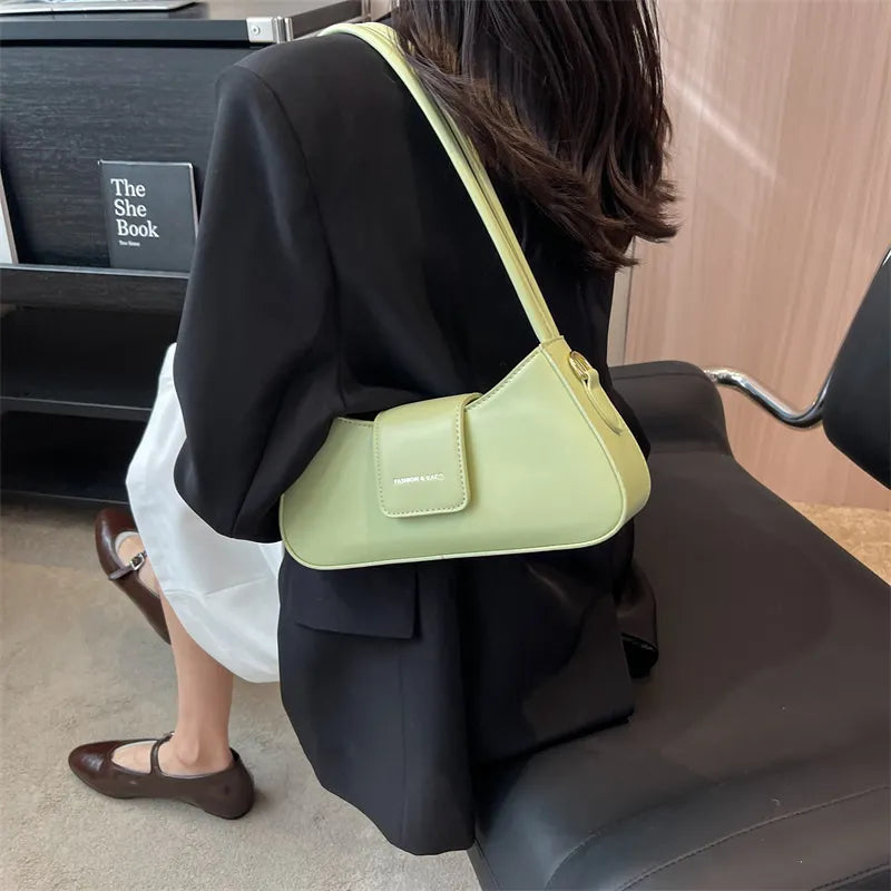 Schultertasche für Damen ⎜ Elegante Baguette-Bag im schlichten Design für Alltag und Freizeit