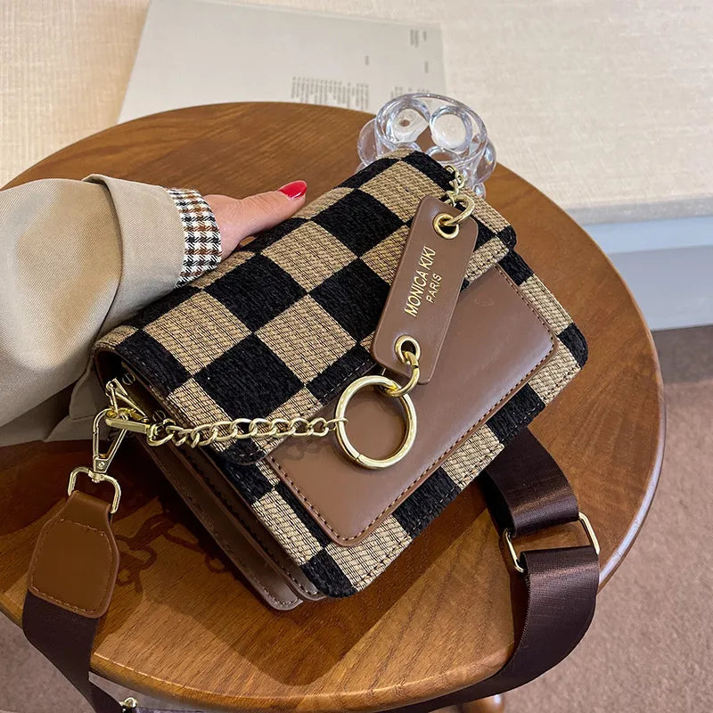 Umhängetasche für Damen ⎜ Stylische Outdoor-Tasche mit Karomuster und breitem Schultergurt für Alltag und Freizeit