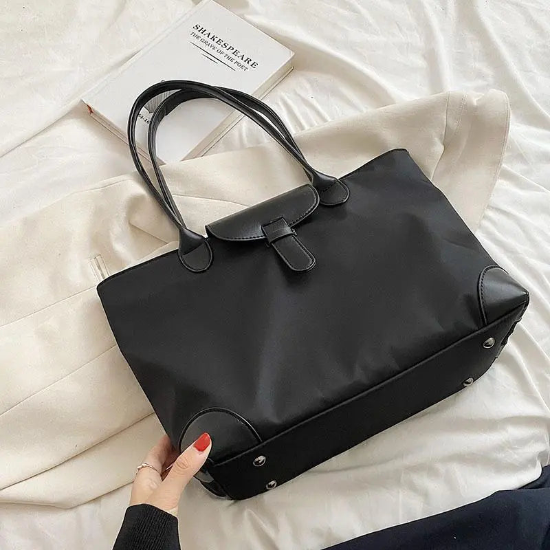 Shopper-Tasche für Damen ⎜ Elegante Tragetasche mit Kontrastdetails und großem Stauraum für Arbeit und Alltag