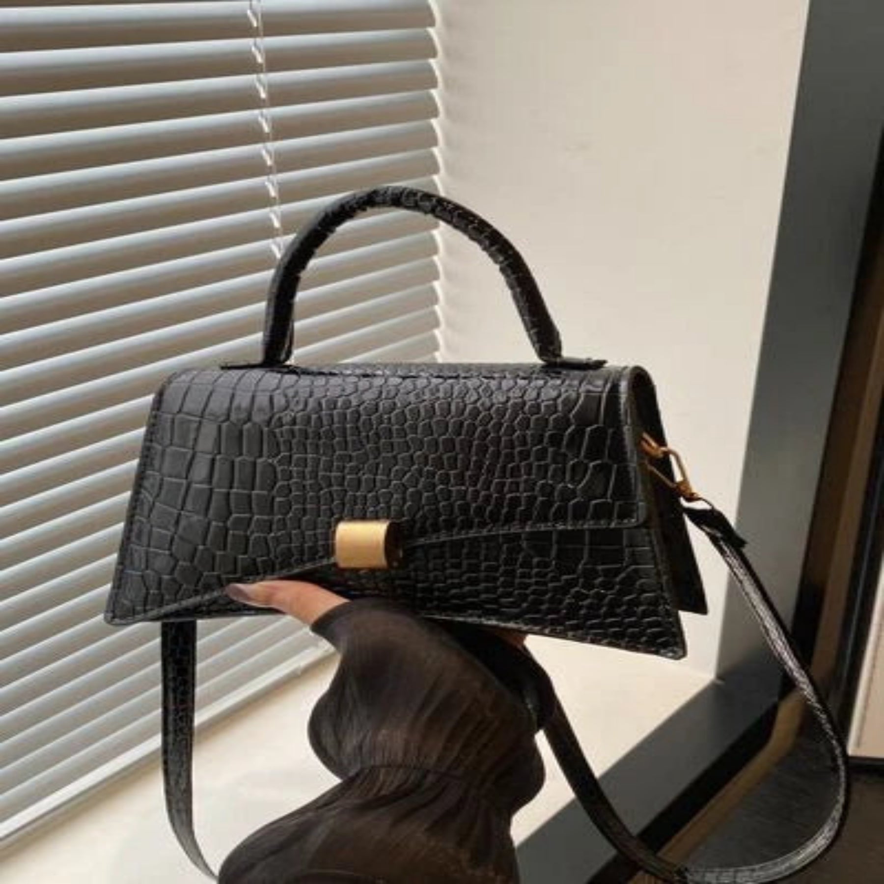 Stylische Handtasche für Damen ⎜ Elegantes Croco-Design mit praktischer Schulterkette und zeitlosem Look