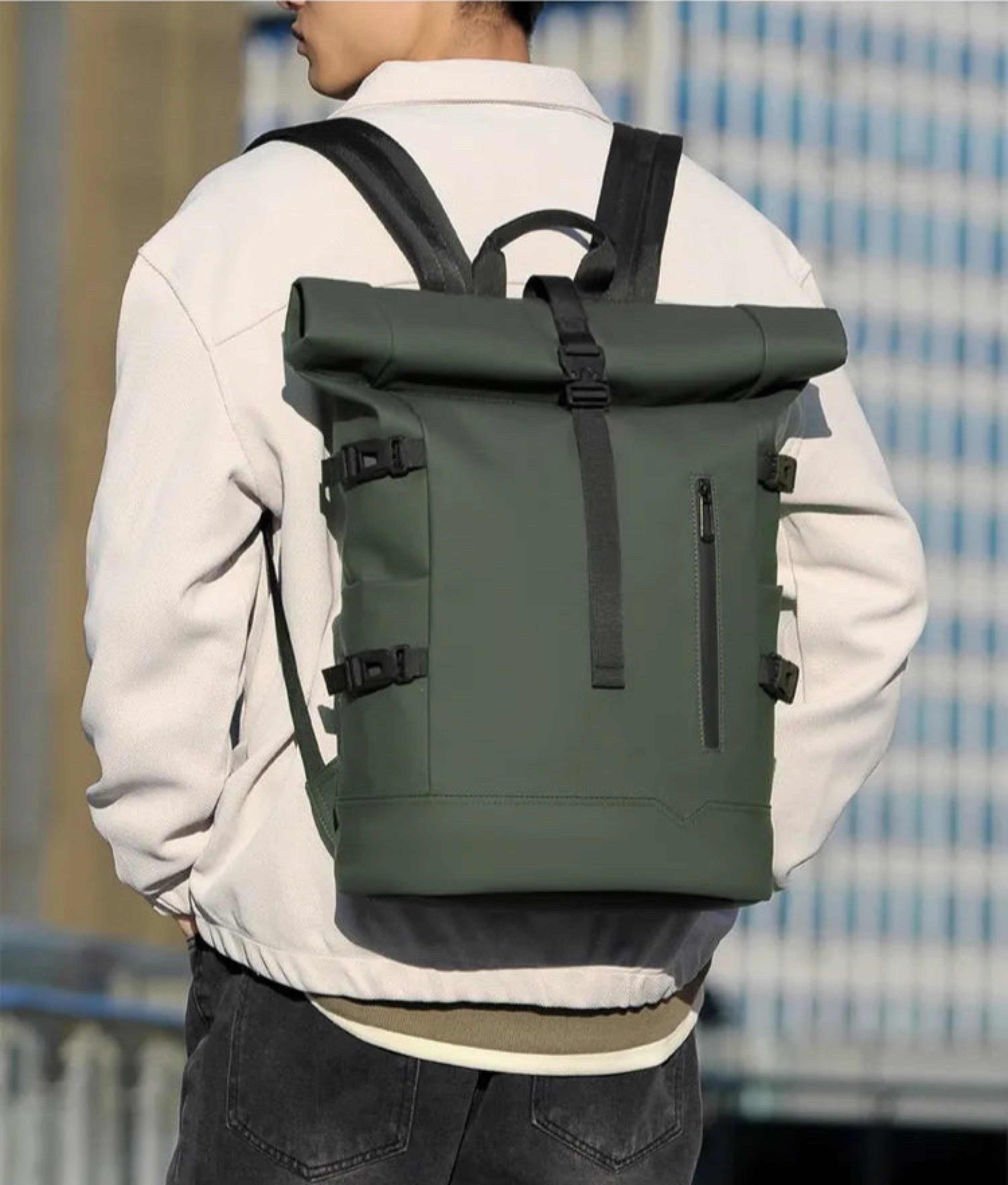 Rolltop Rucksack für Herren ⎜ Robuste Reisetasche mit verstellbarem Trageriemen und praktischen Fächern