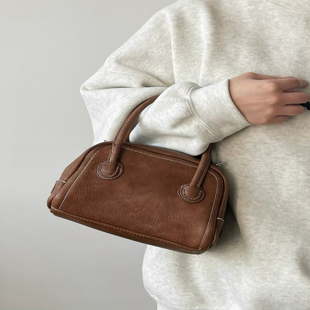 Damen Handtasche mit Schultergurt ⎜ Kompakte Bowling Bag aus Leder für Freizeit und Alltag